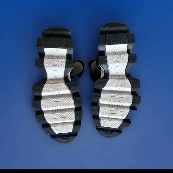 Sorrel Women's Kinetic Y- Strap Sporty Sandal Black Leather Sz 7 US NL 3567-010 - Picture 5 of 7